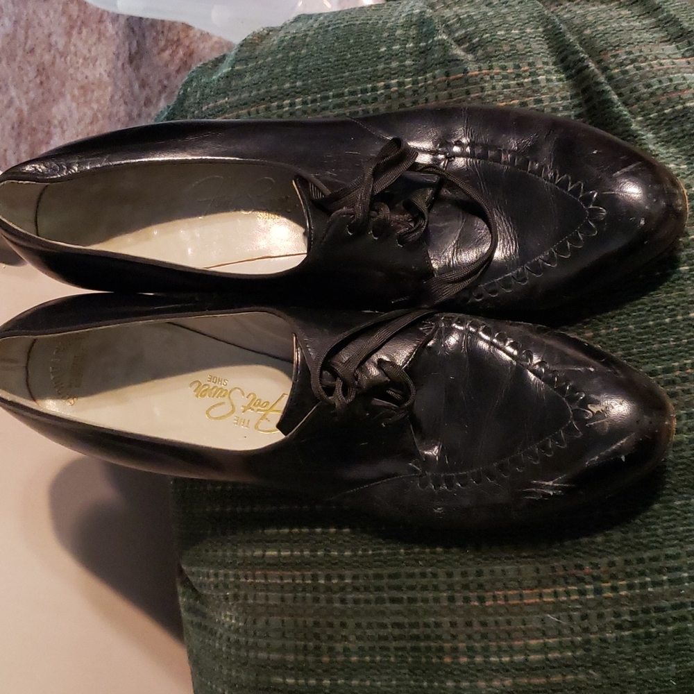 The foot saver antique shoes 30'-40s